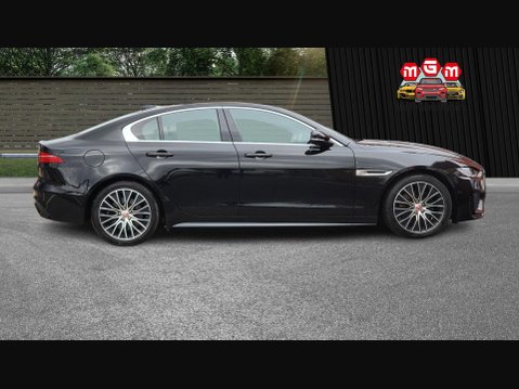 Jaguar XE R-DYNAMIC S 9