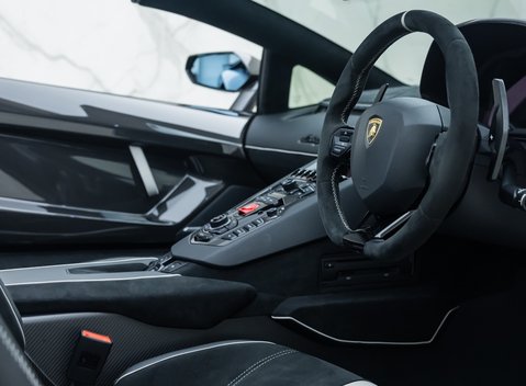 Lamborghini Aventador SVJ LP 770-4 ROADSTER 16