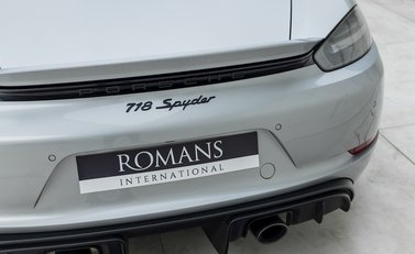 Porsche 718 Boxster Spyder 25