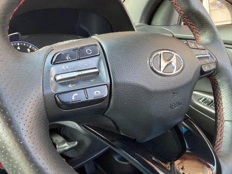 Hyundai KONA PREMIUM SE 1 OWNER 39