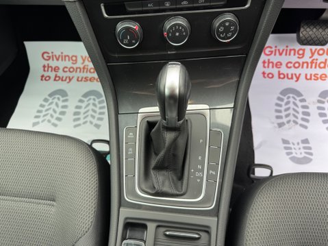 Volkswagen Golf MATCH TDI DSG 38