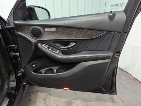 Mercedes-Benz GLC 2.0 GLC 220 D 4Matic AMG Line Auto 4WD 5dr 55