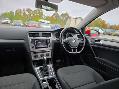 Volkswagen Golf 1.6 TDI BlueMotion Tech SE Hatchback 5dr Diesel DSG Euro 5 (s/s) (105 ps) 24