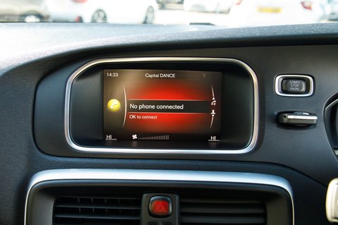 Volvo V40 T2 R-DESIGN NAV PLUS 25