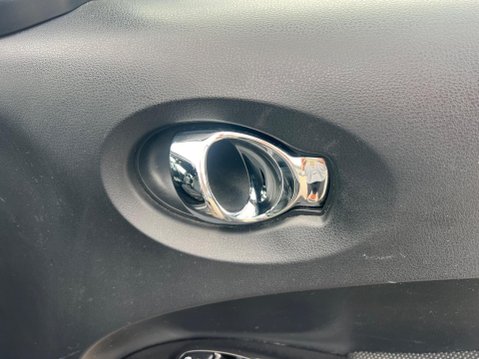 Nissan Juke 1.6 N-Connecta XTRON Euro 6 5dr 32
