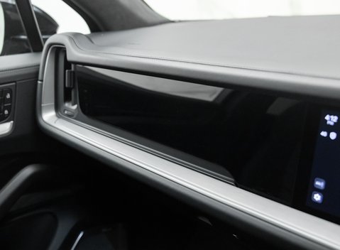 Porsche Cayenne TURBO E-HYBRID 19