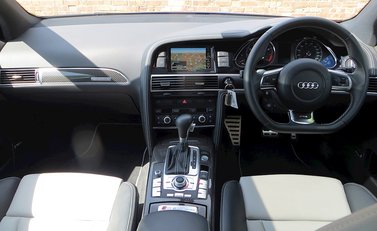 Audi RS6 Avant Plus 9