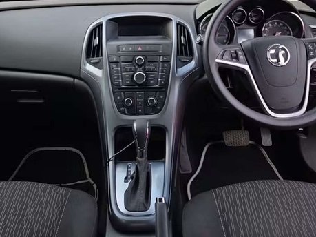 Vauxhall Astra 1.6 Astra Exclusive Auto 5dr 25