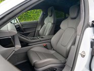 Porsche Taycan Taycan Turbo 9