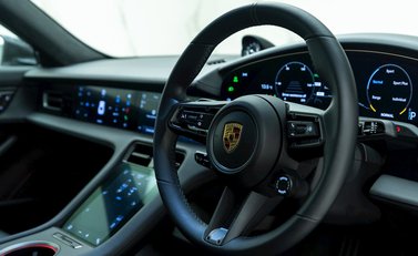 Porsche Taycan Turbo S 9