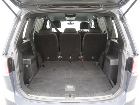 Volkswagen Touran 1.5 TSI EVO R-Line DSG Euro 6 (s/s) 5dr 25