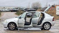 Vauxhall Astra 1.4i 16v Enjoy Hatchback 5dr Petrol Manual (167 g/km, 89 bhp) 11