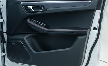 Porsche Macan GTS 27