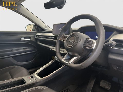 Jeep Avenger 1.2 e-Hybrid Summit SUV 5dr Petrol Hybrid e-DCT Euro 6 (s/s) (100 ps) Air C 12