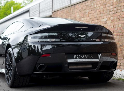 Aston Martin V12 Vantage S 21