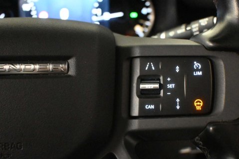 Land Rover Defender 3.0 Defender X-Dynamic HSE D MHEV A 4WD 5dr 38