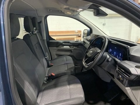 Ford Transit Custom 320 LIMITED L1H1 DCIV ECOBLUE 17
