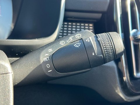 Volvo XC40 B4 R-DESIGN PRO MHEV 40