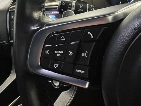 Jaguar F-Pace 2.0 F-PACE R-Sport AWD D Auto 4WD 5dr 16