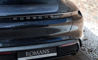 Porsche Taycan Turbo 26