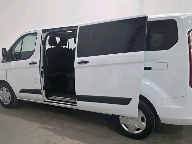 Ford Transit Custom Transit Custom 320 L2 Diesel FWD 2.0 EcoBlue 130ps H1 Trend 9-Seater 13