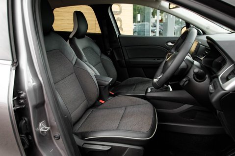 Renault Captur TECHNO E-TECH 33