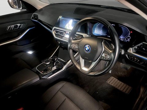 BMW 3 Series 2.0 330e 12kWh SE Pro Touring 5dr Petrol Plug-in Hybrid Auto xDrive Euro 6 12