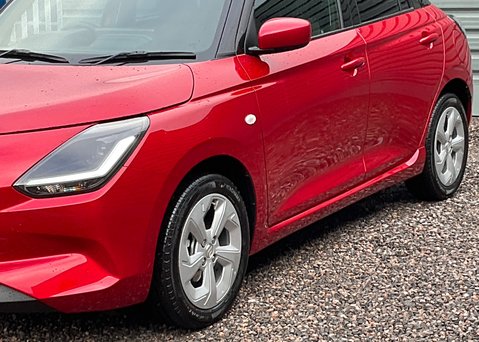 Suzuki Swift Motion 1.2 Mild Hybrid 6