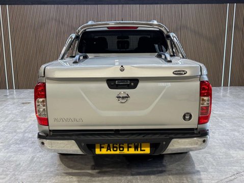 Nissan Navara 2.3 Navara Tekna dCi Auto 4WD 5dr 25