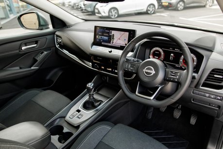 Nissan Qashqai DIG-T N-CONNECTA MHEV