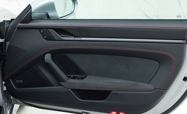 Porsche 911 (992) Carrera 4 GTS 21