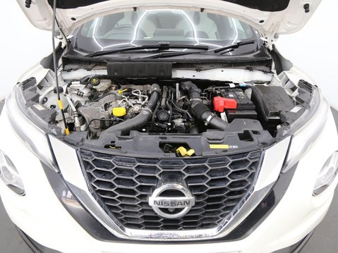 Nissan Juke 1.0 DIG-T Tekna+ Euro 6 (s/s) 5dr 27