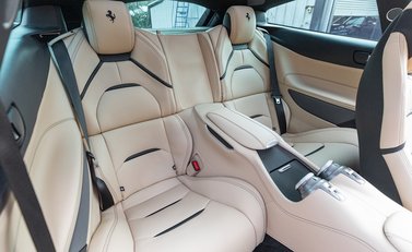 Ferrari GTC4 Lusso 14