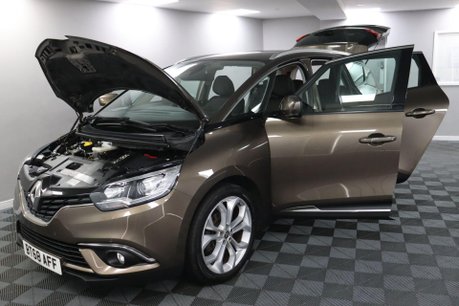Renault Grand Scenic ICONIC TCE 16