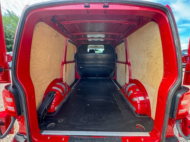 Volkswagen Transporter SWB L1H1 Low Roof Highline 4Motion T32 Air Con Alloys EURO 6 NO VAT 12