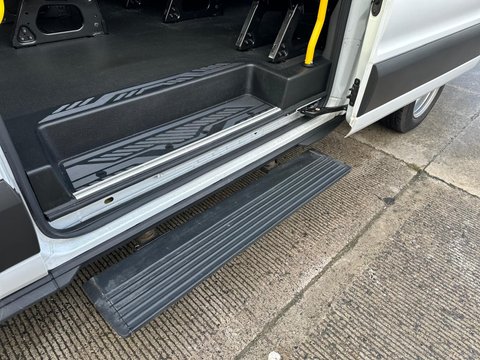 Ford Transit 460 TREND ECOBLUE 13