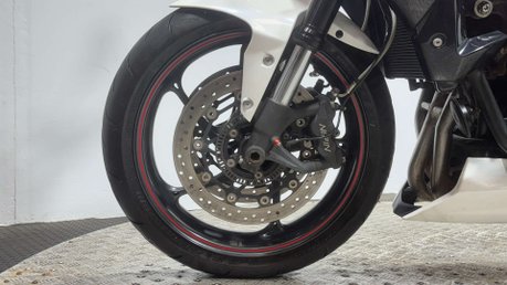 Triumph Street Triple R 2015 15K QUICK SHIFTER ARROW EXHAUST NEW MOT NAKED BIKE 21