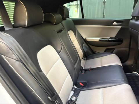 Kia Sportage 2.0 CRDi GT-Line S Auto AWD Euro 6 5dr 9