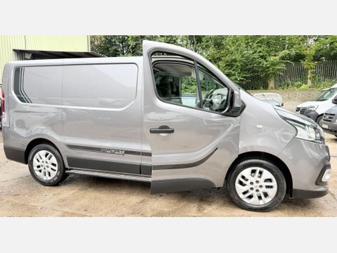 Renault Trafic 1.6 dCi ENERGY 27 Sport Nav Panel Van 5dr Diesel Manual SWB Standard Roof E 7
