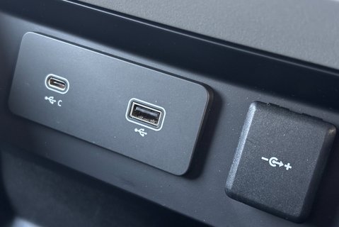 Land Rover Defender 90 D250 Hard Top SE MHEV 28