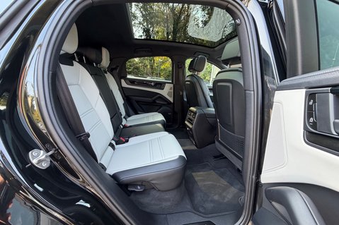 Porsche Cayenne V6 E-HYBRID BLACK EDITION -MATRIX LEDS -360 CAMS -WHITE LEATHER INTERIOR 40