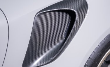 Porsche 911 GT2 RS (991) 41