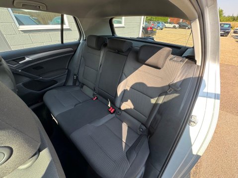 Volkswagen Golf SE TSI 38