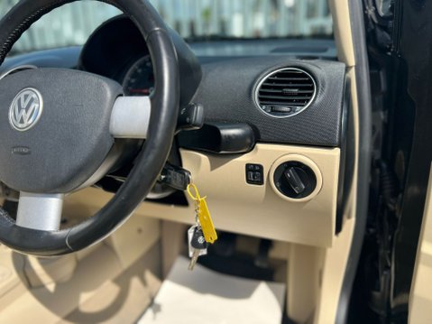 Volkswagen Beetle LUNA 16V 39