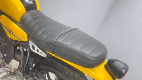 Yamaha XSR125 2021 34K 1 OWNER PROJECT BIKE SPARES OR REPAIR 125CC 19