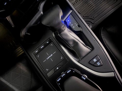 Lexus Ux 2.0 250h Takumi SUV 5dr Petrol Hybrid E-CVT Euro 6 (s/s) (184 ps) 16
