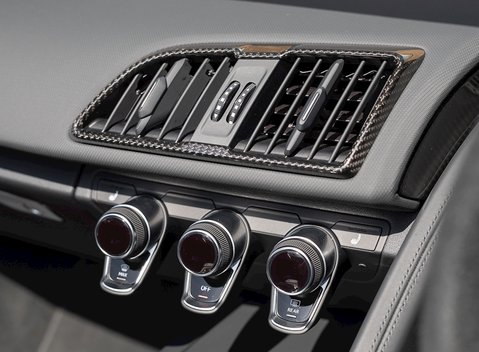 Audi R8 V10 Plus Spyder 19