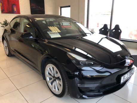Tesla Model 3 LONG RANGE AWD 45,000m black vegan leather, 19 inch alloys
