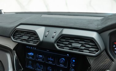 Lamborghini Urus PERFORMANTE 31