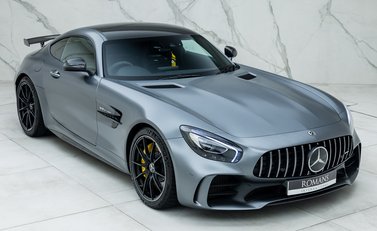 Mercedes-Benz AMG GT R Premium 8